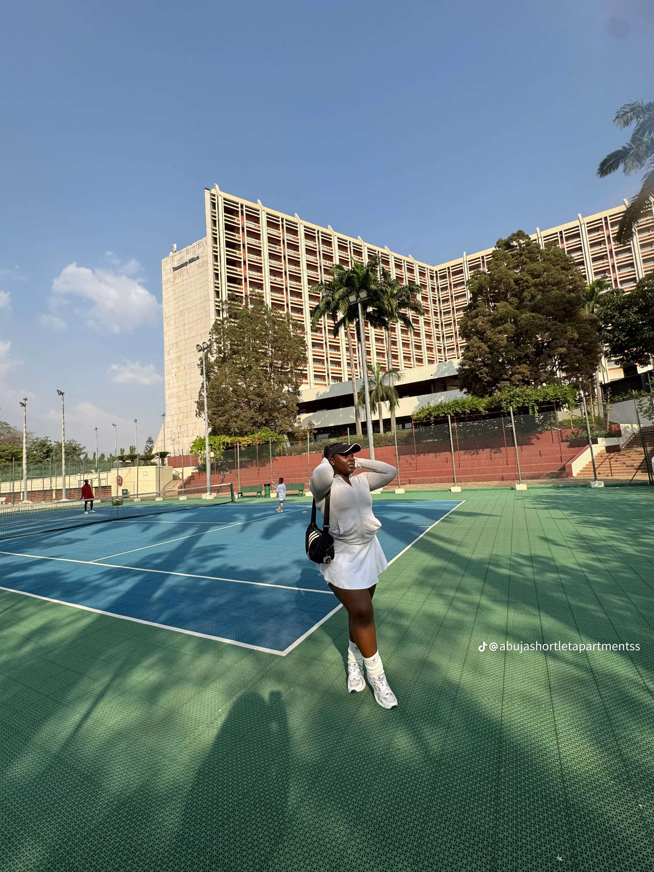 Monaliza Tennis Club seating